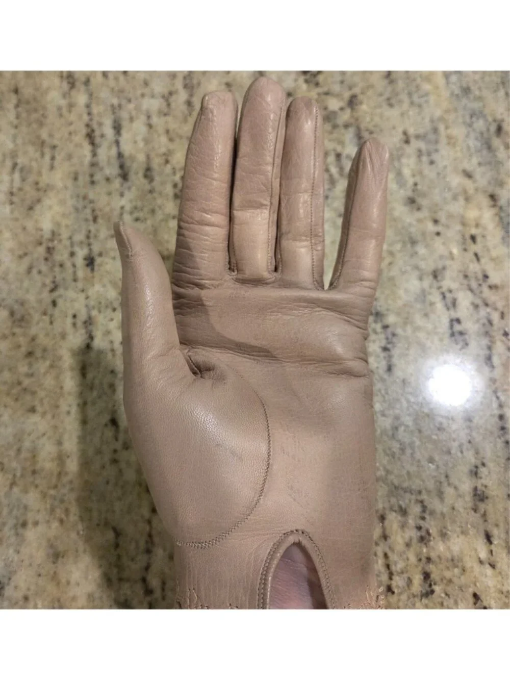 Vintage Womens Size M /7 Beige Soft Leather Gloves Eyelet Embroidered Italy